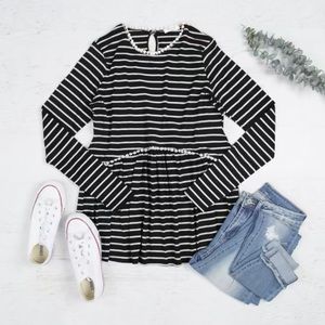 NWOT Black & Ivory Women’s Pompom Detail Long Sleeve Striped Crew Neck Top (M)